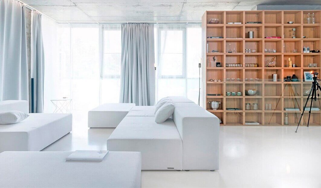 Uncomplicated Spaces